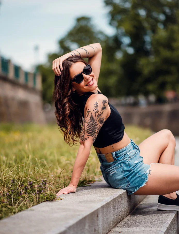 Elea Black