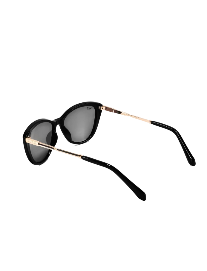 Amra Black