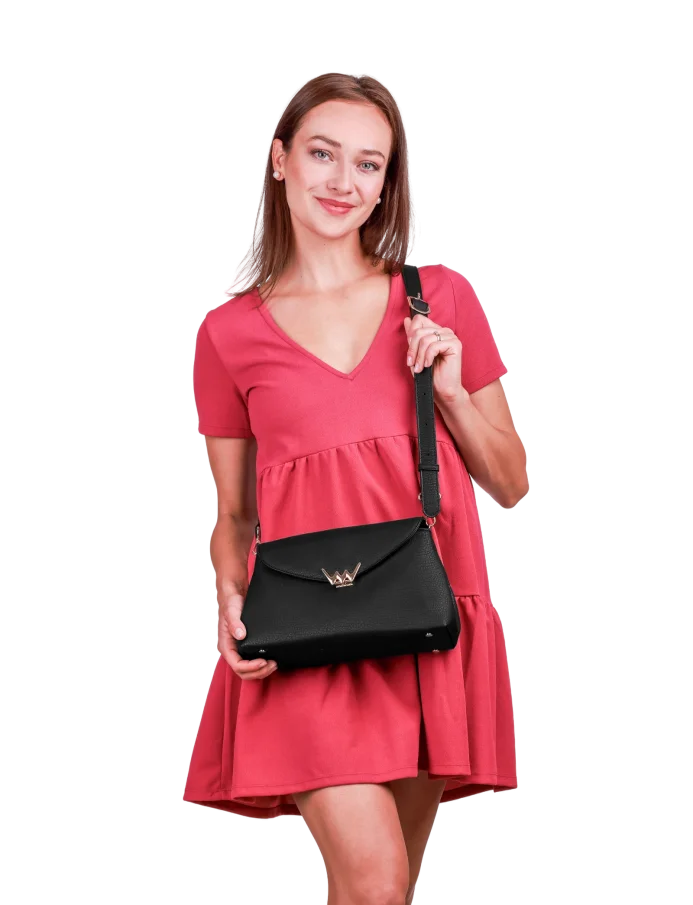 Leera Black