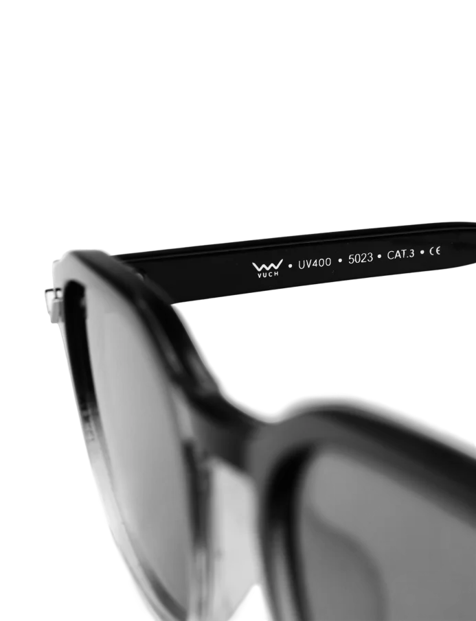 Elea V Black