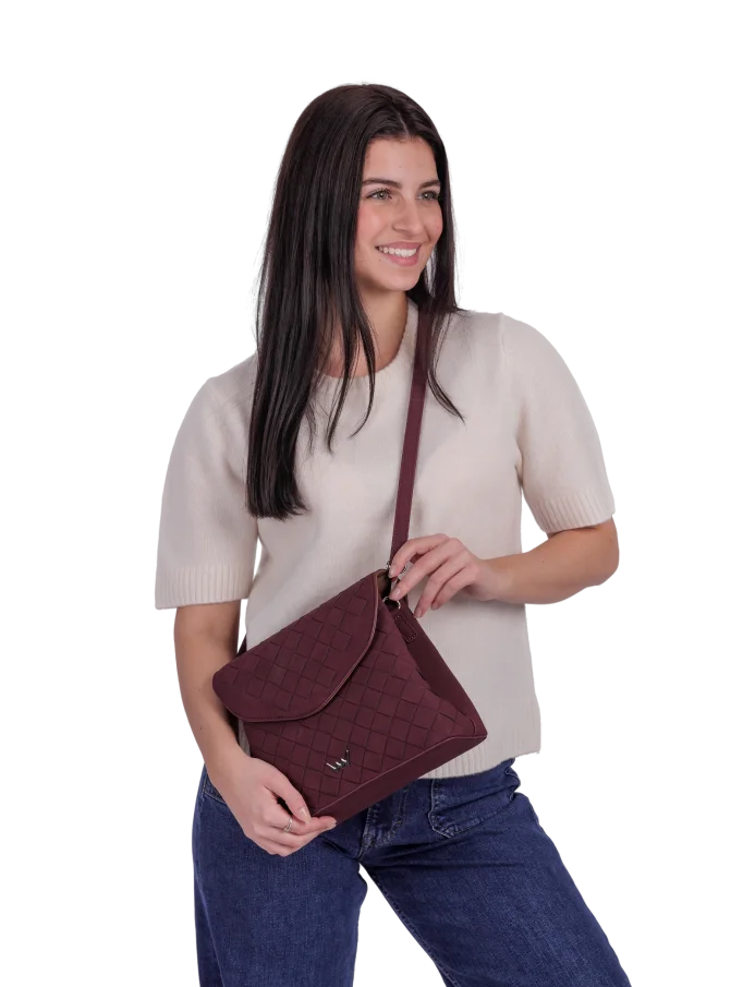 Byrsa Intrecciato Wine Red