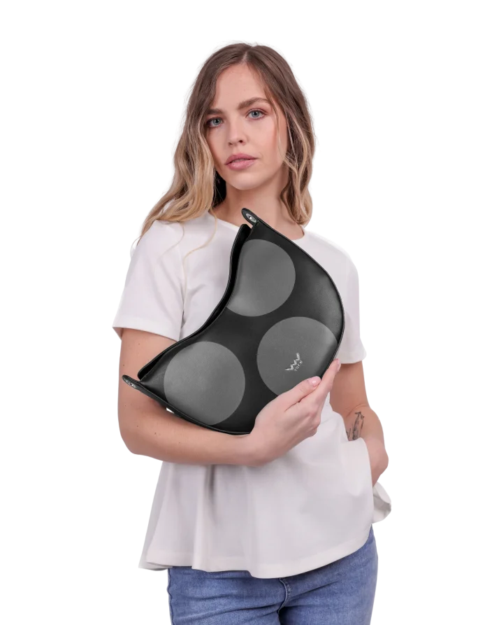 Carys Big Dot Black