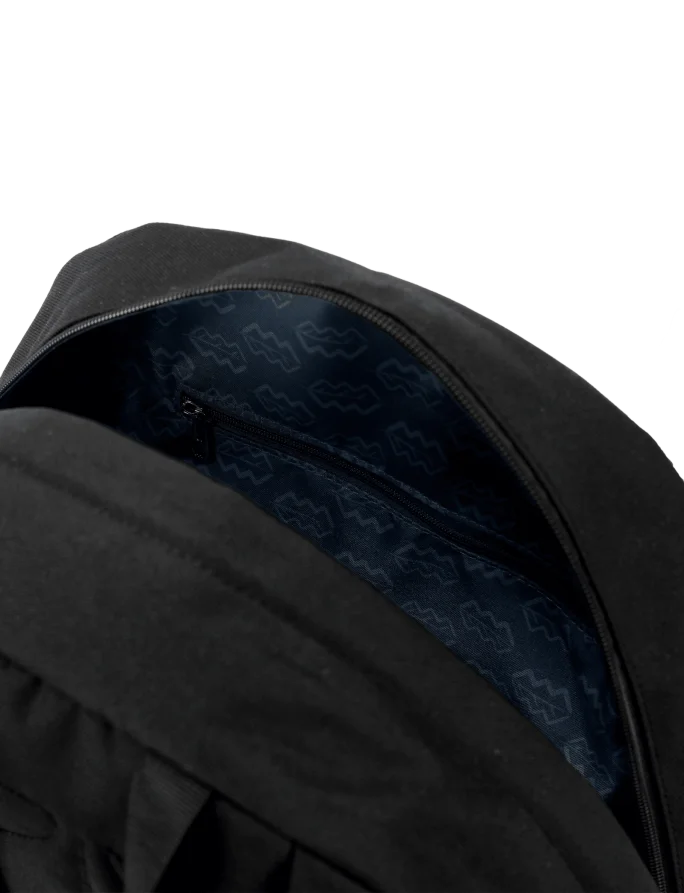 Cesyl Black